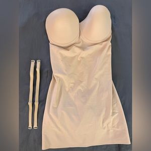 MIRACLESUIT Smooth Extra Firm Control Strapless Slip